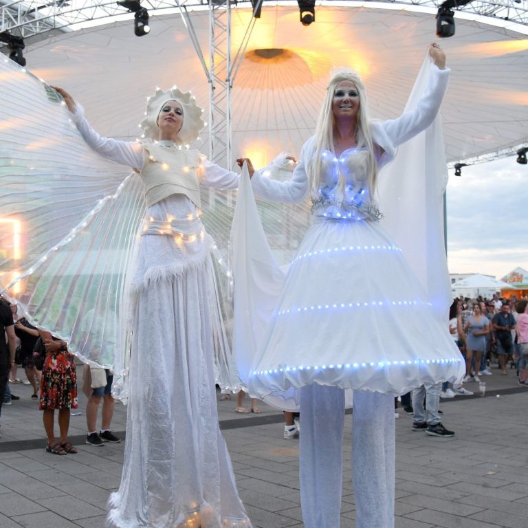 LED Walkact für die Weihnachtszeit und Abnedveranstaltungen